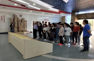 我院师生参观党风廉政建设主题展...