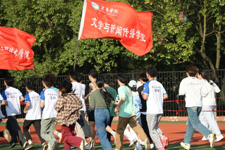 2024校运会|雨中坚持，彰显...