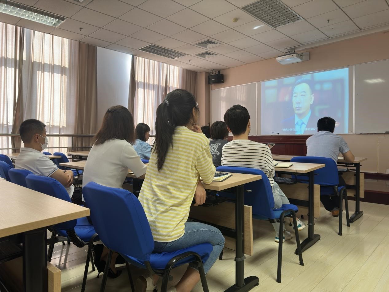 张东刚书记专题示范微党课在继续教育学院教职工中引发热烈反响 图片1.jpg