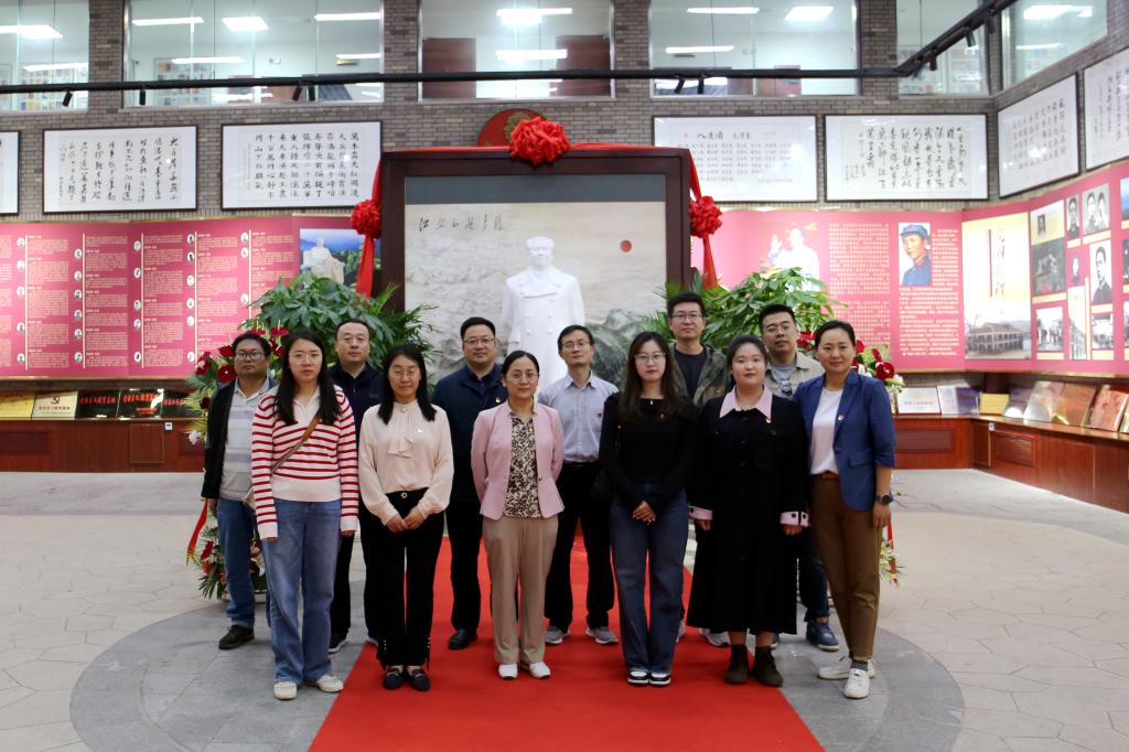 智能装备学院党委理论学习中心组（扩大）赴新泰进行实地参观考察学习