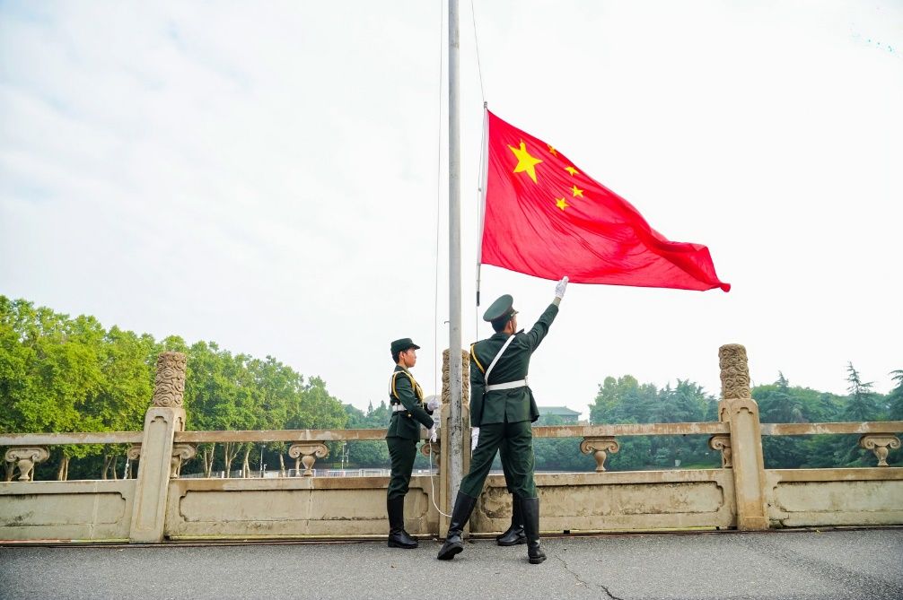 学校举行庆祝中国共产党成立103周年主题升旗仪式