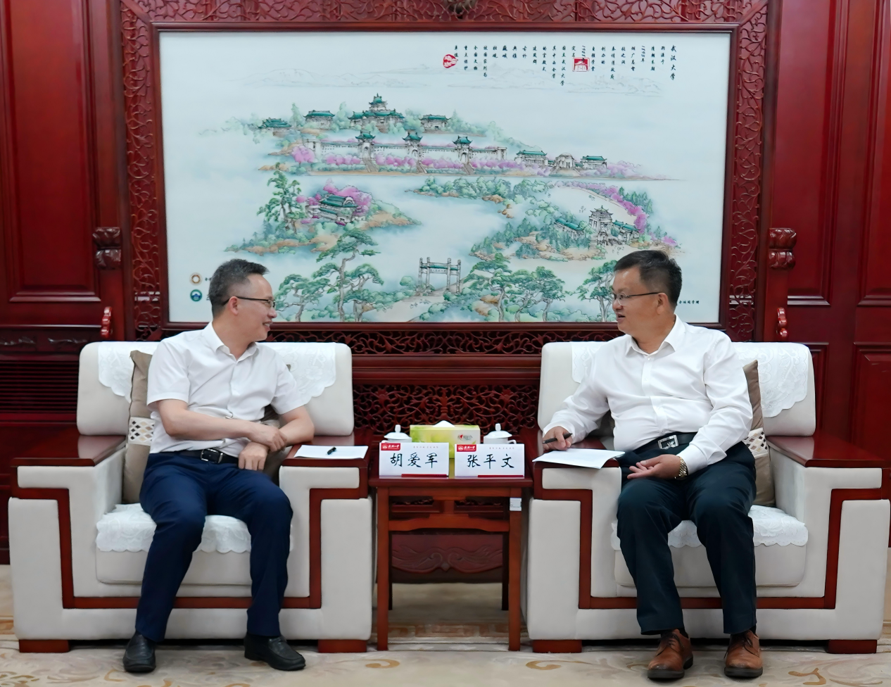 湖北省气象局来校深化暴雨预报合作