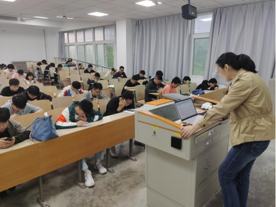 以赛促学——励学社区CET4助学系列活动（二）听力大赛