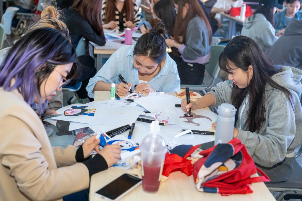 Students and staff learn about plastics reduction and reuse